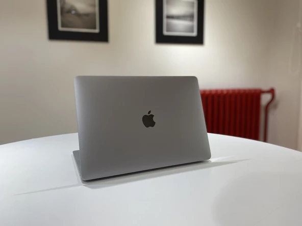 Apple MacBook Air M1 8 GB 256 GB SSD 13.3" MGN63TU/a Uzay Grisi