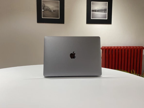 MacBook Pro 13'' 2020(2GHZ I5-16GB RAM-512 Ssd) A2251 Teşhir